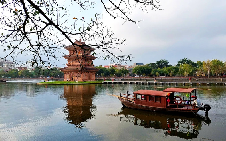 Thêm điểm nhấn mới, Ninh Bình đón khách ngoại tỉnh từ mồng 1 Tết -0