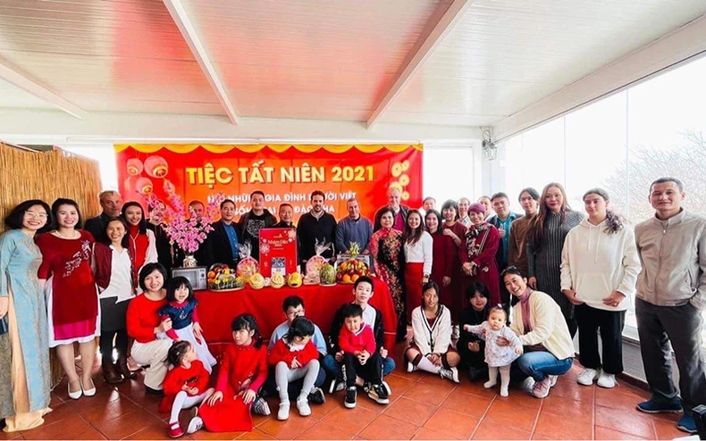 Ấm áp Tết xa quê ở Bồ Đào Nha -0
