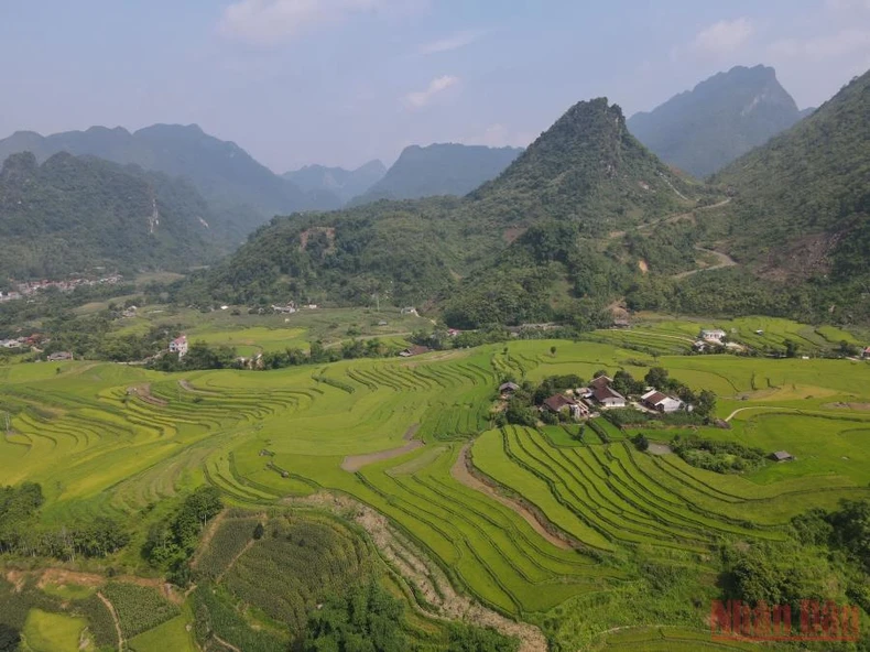 Khơi dậy bền vững tiềm năng du lịch hồ Ba Bể -0
