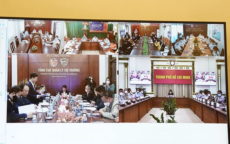 Bộ Công Thương làm rõ nguyên nhân khan hiếm xăng dầu -0