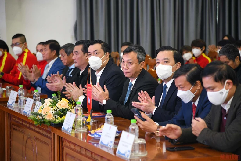 Tuyển nữ Việt Nam nhận thưởng lớn tại Lễ mừng công -0