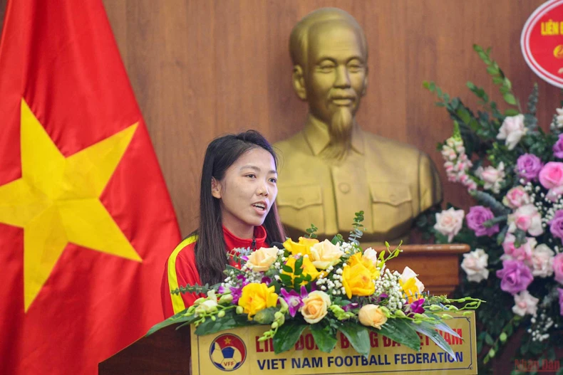Tuyển nữ Việt Nam nhận thưởng lớn tại Lễ mừng công -0