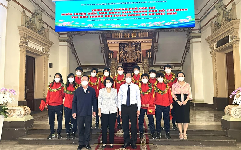 Lãnh đạo Thành phố Hồ Chí Minh gặp gỡ các thành viên trong đội bóng nữ Việt Nam -0