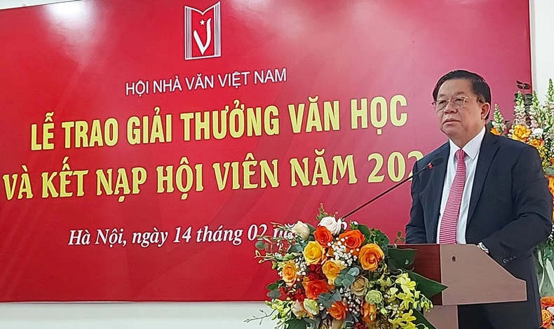 Trao giải thưởng Hội Nhà văn Việt Nam và kết nạp hội viên mới -0