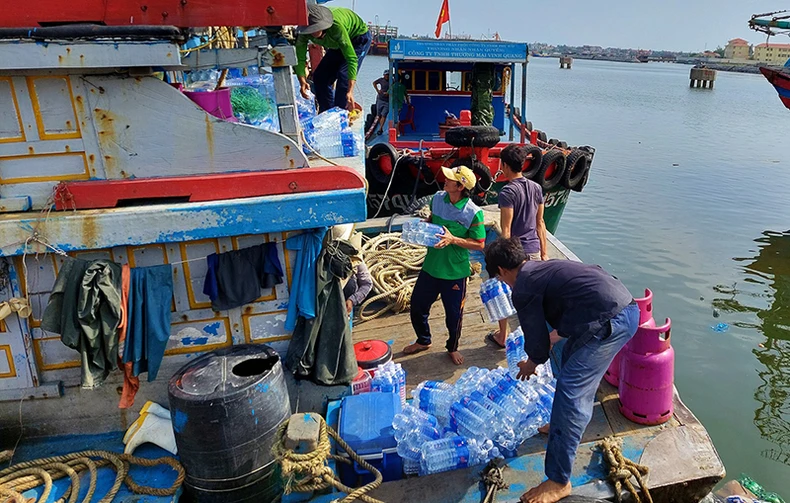 Quảng Bình ra quân khai thác hải sản năm 2022 -0