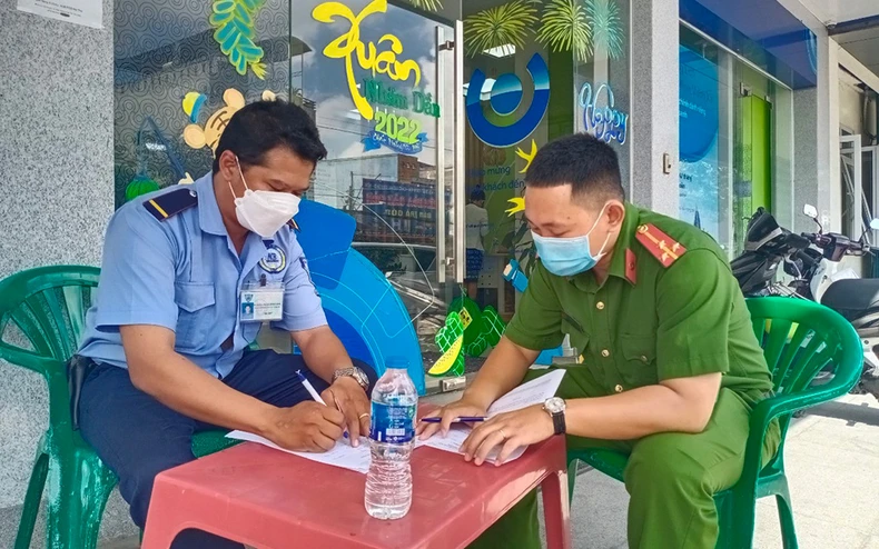 Bắt đối tượng nghi cướp ngân hàng -0
