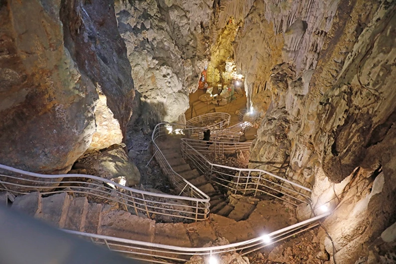 Độc đáo quần thể hang động ở Cao Phong, Hòa Bình -0