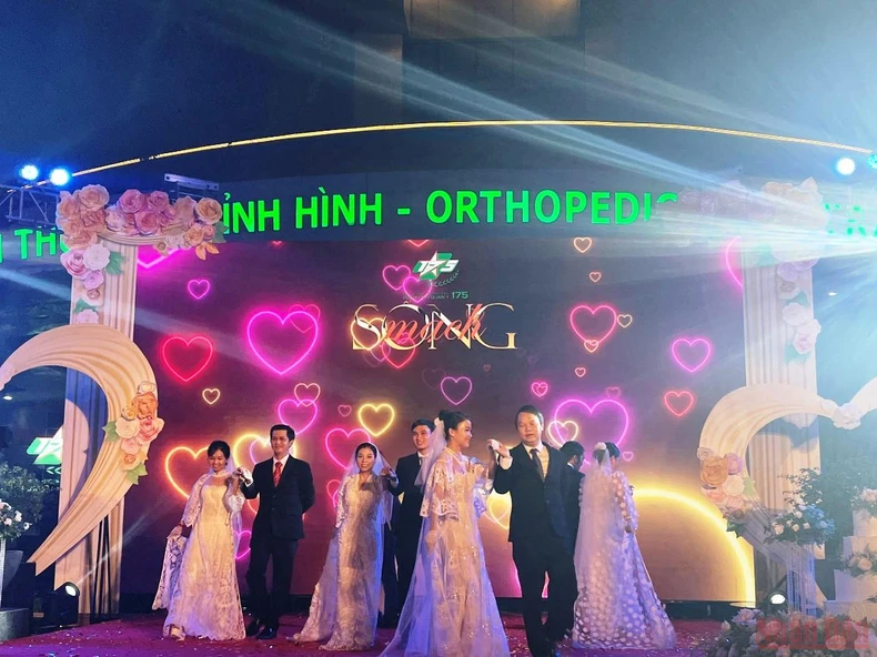 Bệnh viện Quân y 175 tổ chức lễ cưới cho 20 cặp đôi là cán bộ, nhân viên của bệnh viện -0