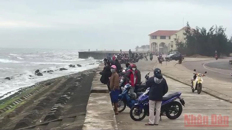 Khẩn trương điều tra, làm rõ vụ lật ca nô trên vùng biển Hội An -0