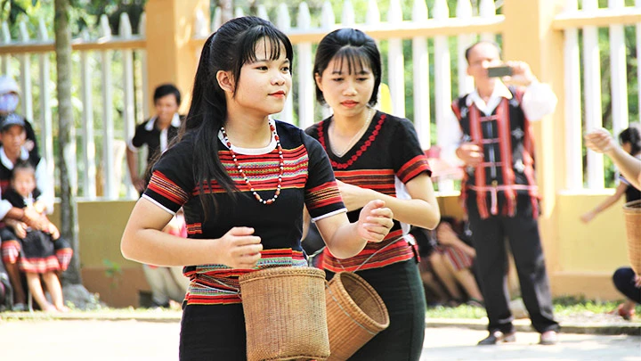 “Vũ điệu dâng trời” của người Cơ Tu -0