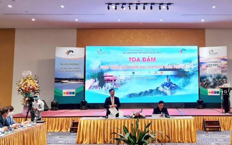 Đông đảo du khách tham dự Lễ khai hội Tây Thiên -0