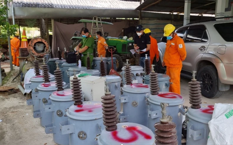 Bắt giam nhân viên điện lực trộm cắp tài sản -0