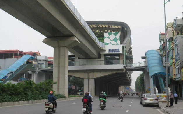 Mỗi ngày, hơn 10 nghìn hành khách đi đường sắt Cát Linh-Hà Đông -0