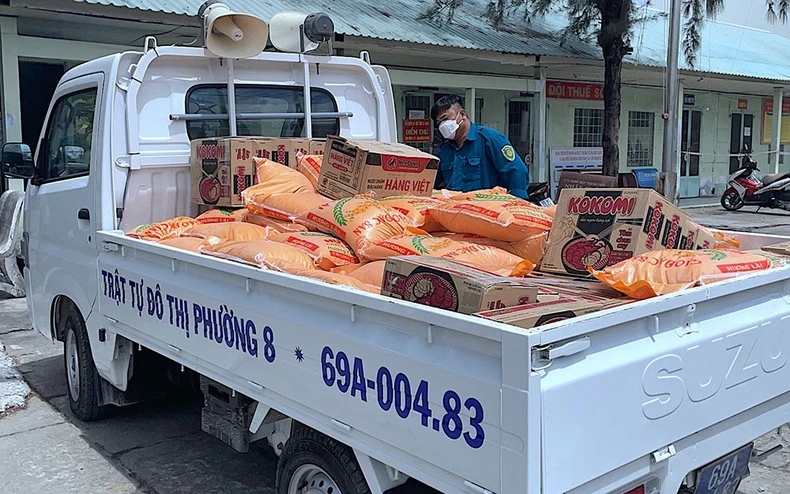 Cà Mau trao thêm hỗ trợ cho các hộ dân trong vụ cháy ở xã Tam Giang -0