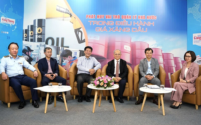 Lời giải nào để ổn định thị trường xăng dầu ? -0
