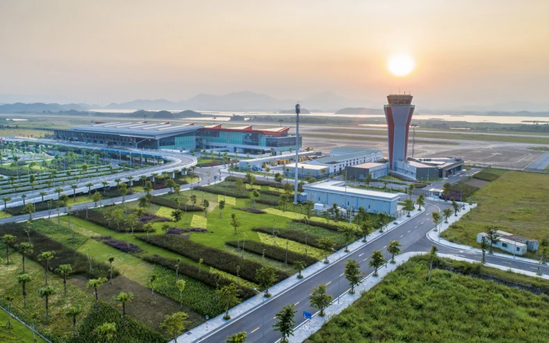 Tỉnh Quảng Ninh, Sun Group và Vietnam Airlines hợp tác thúc đẩy du lịch -0