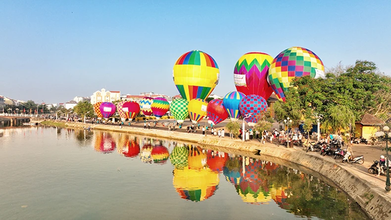Ngày hội khinh khí cầu lần đầu tiên được tổ chức tại Hội An -0