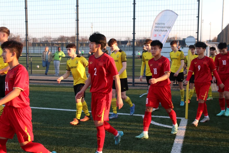 Đội tuyển U17 Việt Nam và tuần tập huấn đáng nhớ tại Dortmund -0