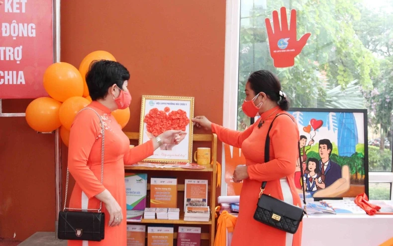 Góp ý xây dựng luật nhằm bảo vệ quyền và lợi ích hợp pháp của phụ nữ và trẻ em -0
