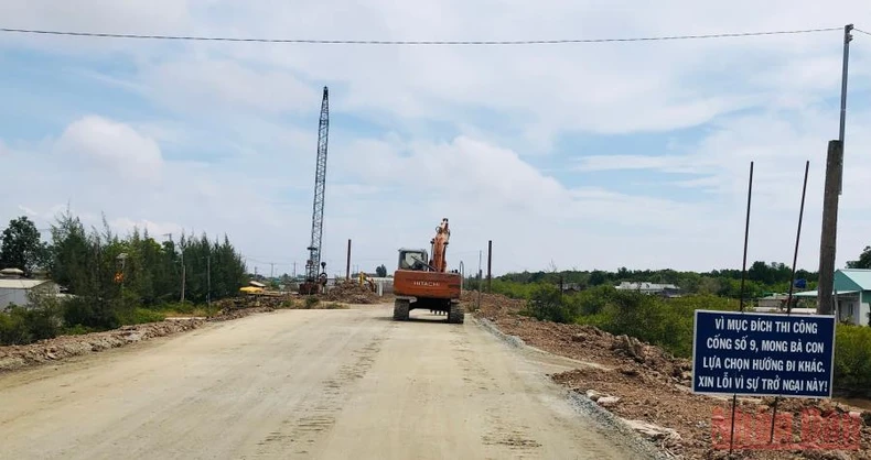 Hàng ngàn hộ nuôi tôm ở Bạc Liêu điêu đứng vì dự án công trình thi công ì ạch -0