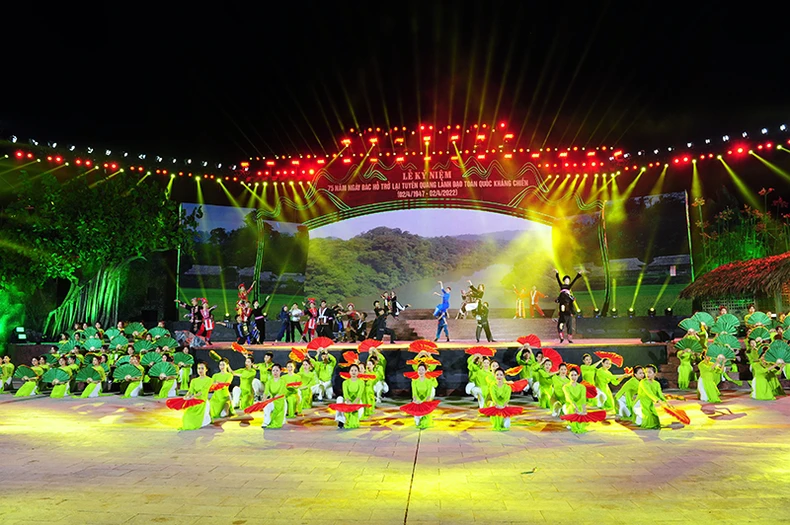 Lễ Kỷ niệm 75 năm Ngày Bác Hồ trở lại Tuyên Quang lãnh đạo toàn quốc kháng chiến -0