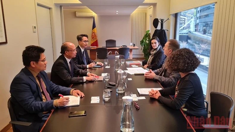 Đại sứ Đinh Toàn Thắng trình Quốc thư tại Công quốc Andorra -0