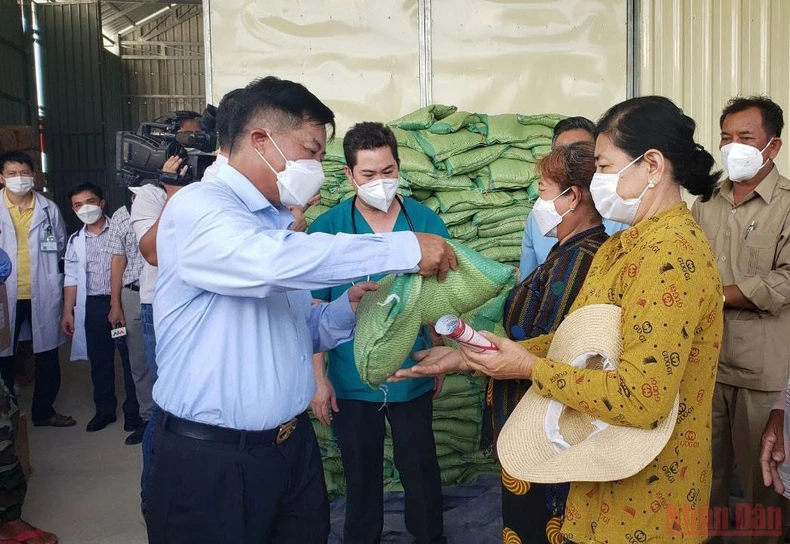 700 người gốc Việt Nam và Khmer được khám chữa bệnh miễn phí -0