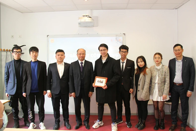 Cộng đồng người Việt ở Toulouse đoàn kết và hướng về Tổ quốc -0
