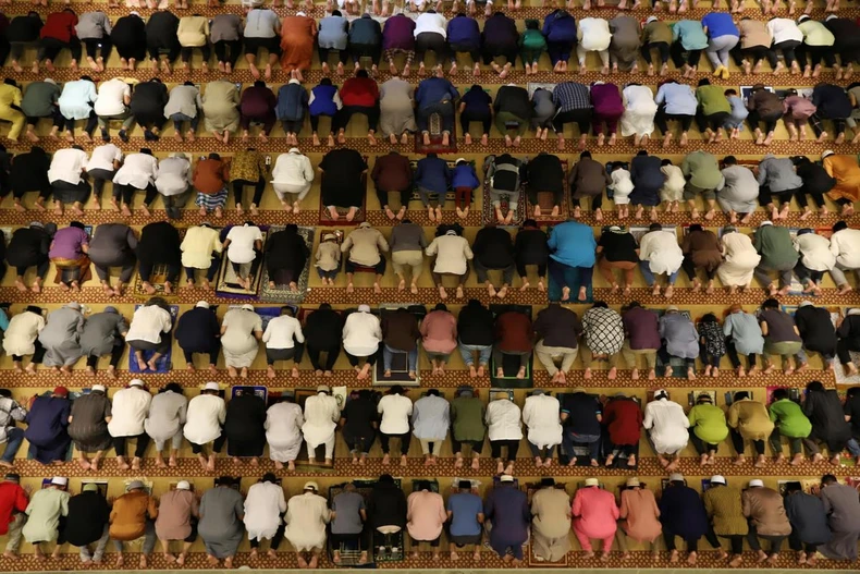 Người Hồi giáo trên khắp thế giới đón tháng lễ Ramadan -0