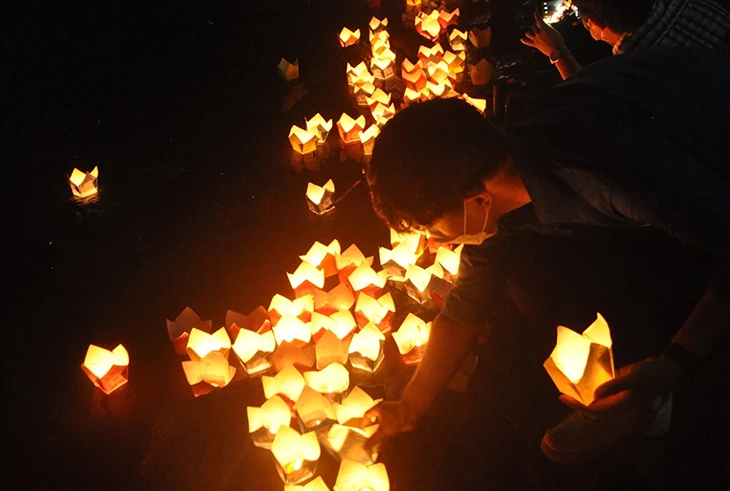 Lễ hội “Tam Kỳ - mùa hoa sưa” thu hút đông đảo người dân và du khách -0
