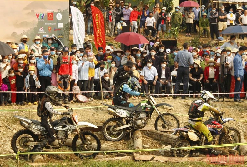 Tổ chức giải đua mô tô địa hình Việt Nam tại Sơn La -0