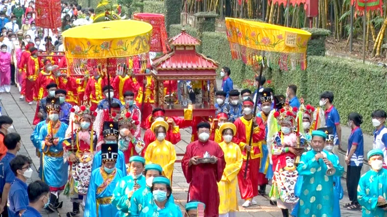 Lãnh đạo, người dân TP Hồ Chí Minh dâng hương tưởng niệm các Vua Hùng -0