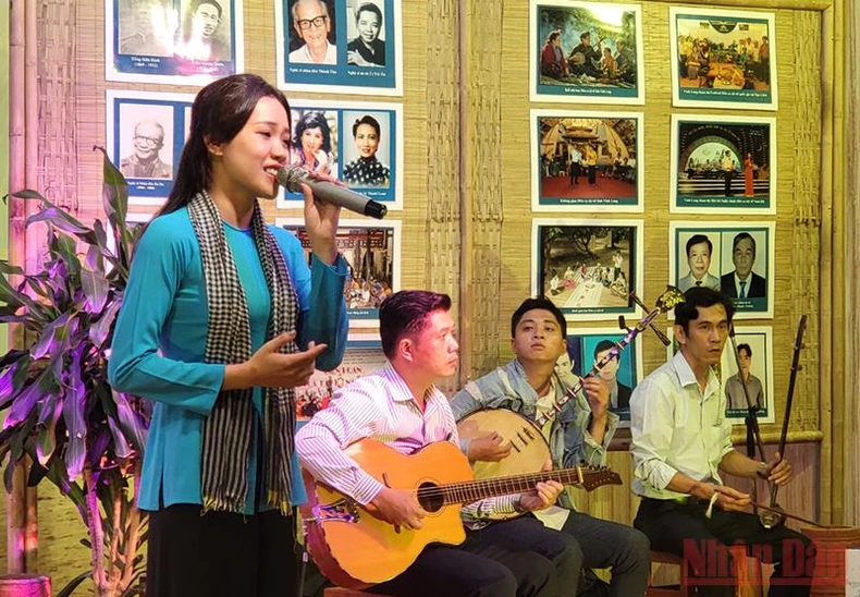 Hòa điệu cùng không gian Đờn ca tài tử Nam Bộ -0