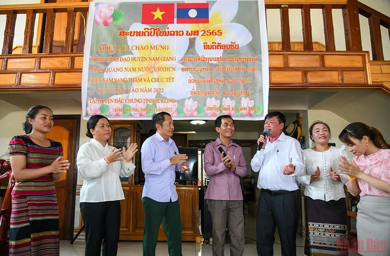 Quan hệ hữu nghị đặc biệt Việt - Lào: Tết của bạn là Tết của mình -0