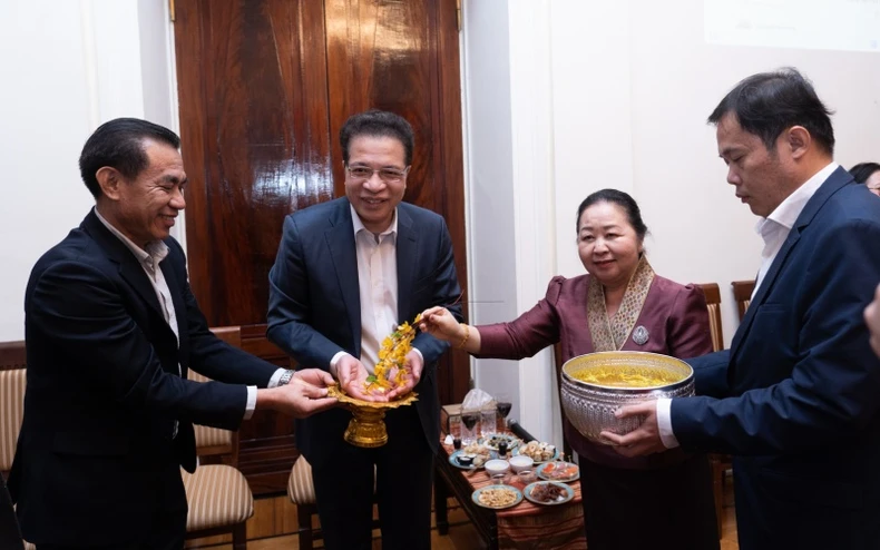 Đại sứ quán Việt Nam tại Nga chúc mừng Tết cổ truyền Lào -0