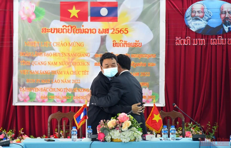 Quan hệ hữu nghị đặc biệt Việt - Lào: Tết của bạn là Tết của mình -0