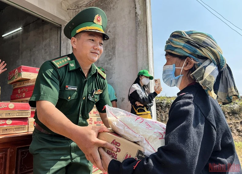 Quan hệ hữu nghị đặc biệt Việt - Lào: Tết của bạn là Tết của mình -0