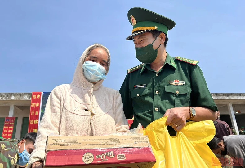 Quan hệ hữu nghị đặc biệt Việt - Lào: Tết của bạn là Tết của mình -0
