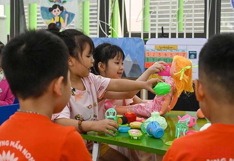Niềm vui trẻ thơ trong ngày trở lại trường -0
