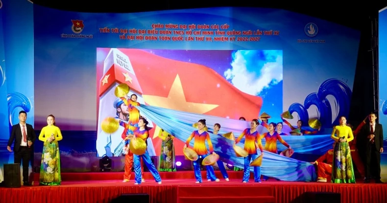 Đồng chí Nguyễn Trọng Nghĩa dự chương trình nghệ thuật “Biển, đảo-Trái tim Tổ quốc” -0