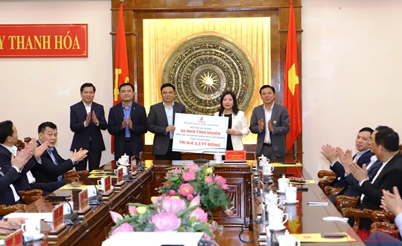 Cùng chăm lo phát triển tổ chức đảng, đoàn thể trong doanh nghiệp -0