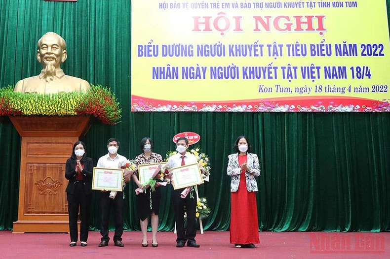 Kon Tum biểu dương người khuyết tật tiêu biểu năm 2022 -0