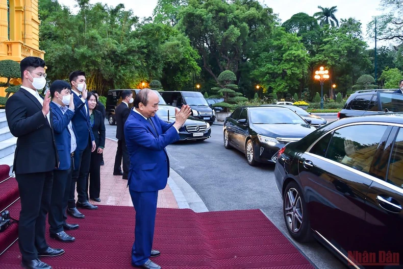 Chủ tịch nước Nguyễn Xuân Phúc tiếp Chủ tịch Hạ viện Cộng hòa Ấn Độ -0