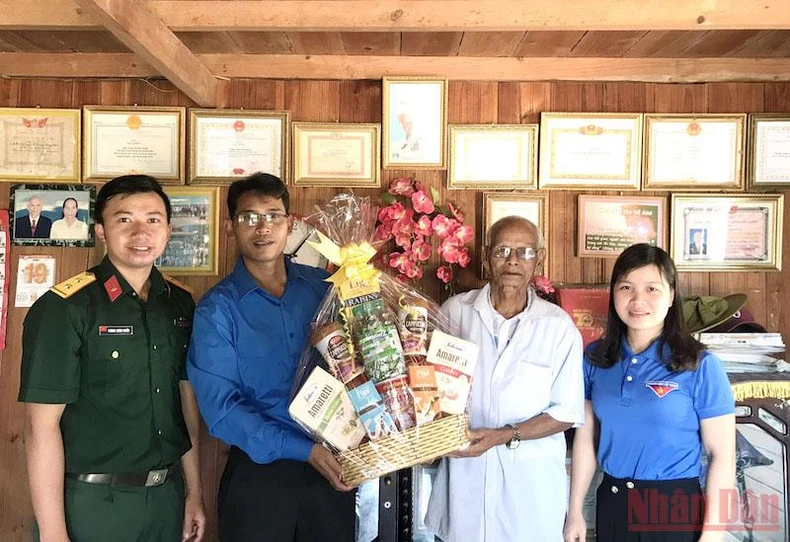 Ngày hội Thầy thuốc trẻ làm theo lời Bác, tình nguyện vì sức khẻe cộng đồng -0