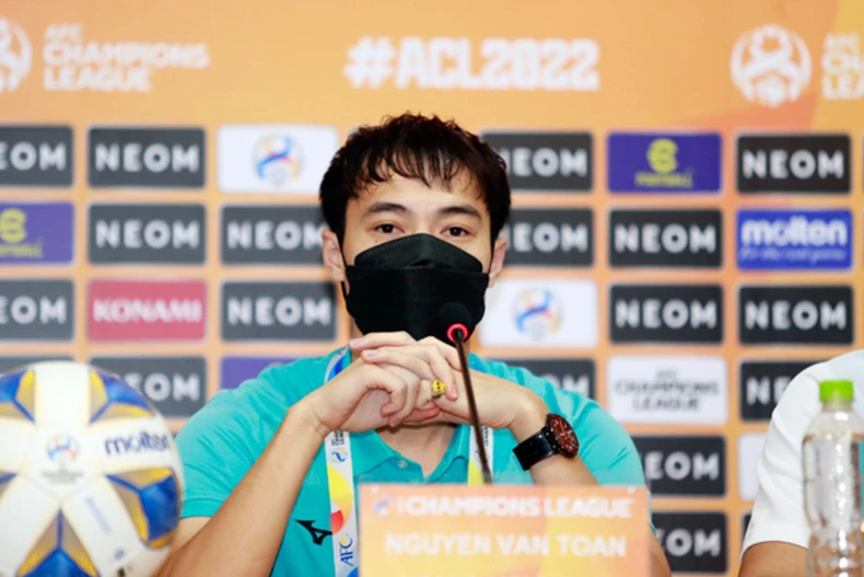 HLV Kiatisak: Đối thủ Jeonbuk là đội bóng lớn của châu Á -0