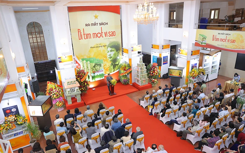 Ra mắt sách “Đi tìm một vì sao” của tác giả Phạm Quang Nghị -0