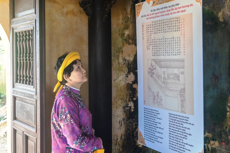 Triển lãm bản Kiều chép tay của Hoàng gia triều Nguyễn tại Đại nội Huế -0