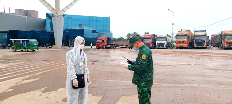 Chính thức thông quan trở lại cửa khẩu cầu Bắc Luân II -0
