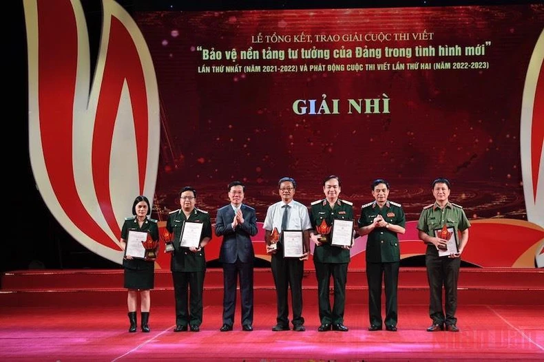 Trao giải Cuộc thi viết “Bảo vệ nền tảng tư tưởng của Đảng trong tình hình mới” -0