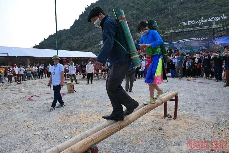 Phiên chợ tình ca trên Cao nguyên đá Đồng Văn -0
